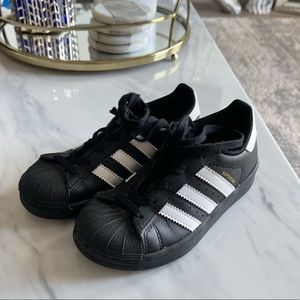 Kids shell toe adidas